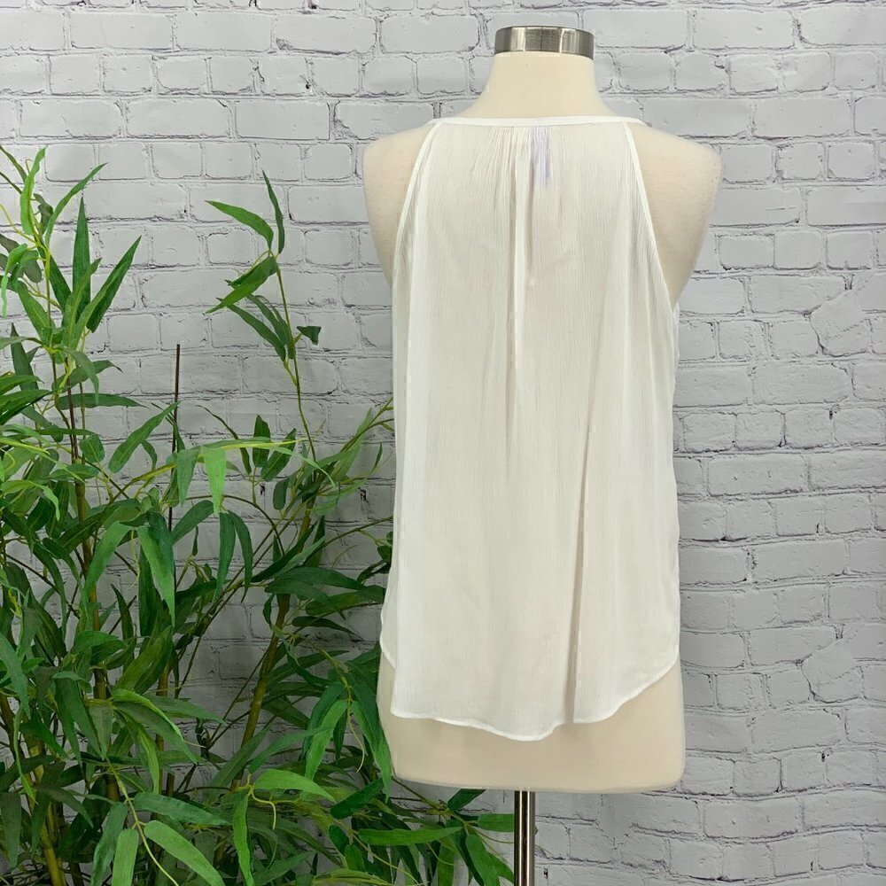 🎉Alya White Camisole w/ Navy Blue Lace Detail - Picture 3 of 7